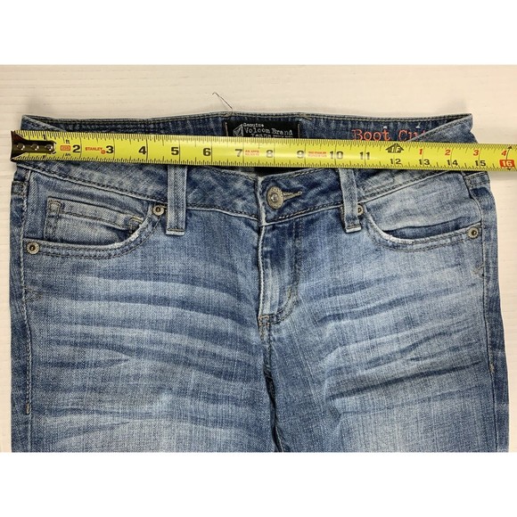 Genuine Volcom juniors size 3 Boot Cut blue jeans decorated back pockets - Picture 8 of 12